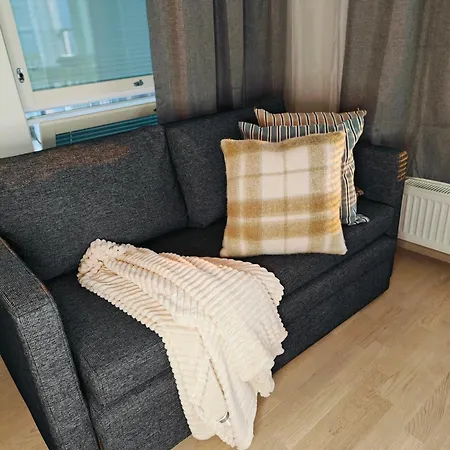 Haermaelaen Kotoisa - Valoisa Yksioe - Free Parking & Wifi Apartment Tampere