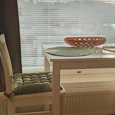 Haermaelaen Kotoisa - Valoisa Yksioe - Free Parking & Wifi Appartement *