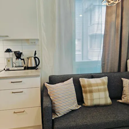 Apartment Haermaelaen Kotoisa - Valoisa Yksioe - Free Parking & Wifi