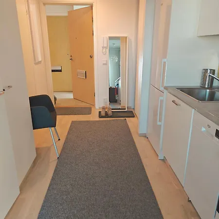 Апартаменты Haermaelaen Kotoisa - Valoisa Yksioe - Free Parking & Wifi