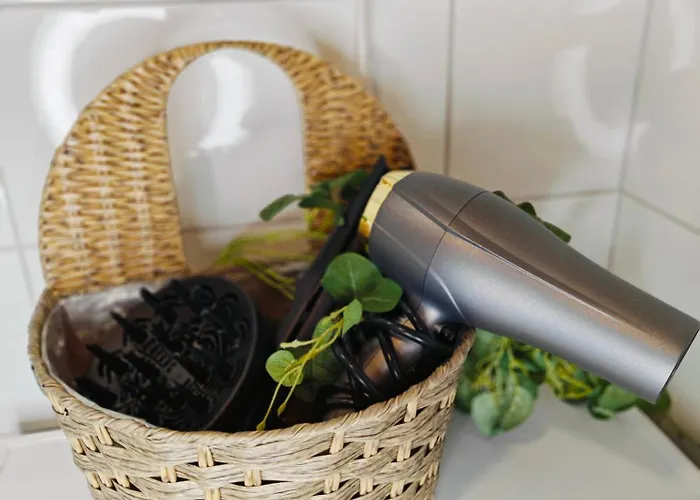 Haermaelaen Kotoisa - Valoisa Yksioe - Free Parking & Wifi Apartamento Tampere