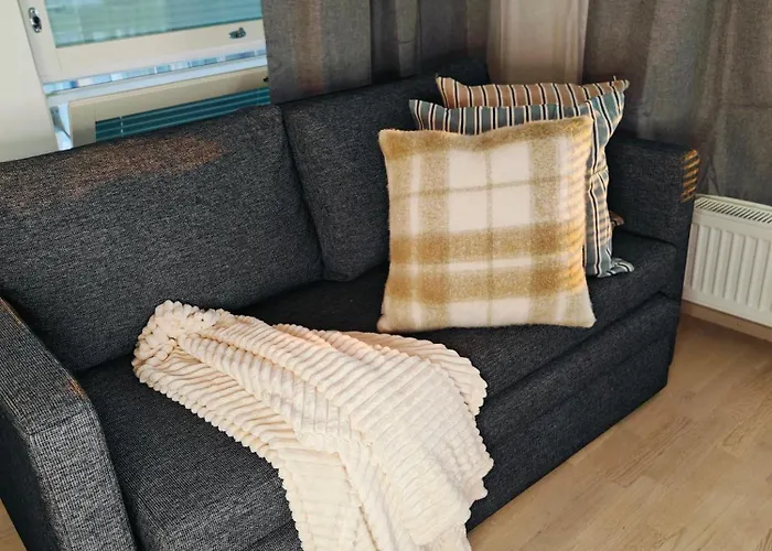 Haermaelaen Kotoisa - Valoisa Yksioe - Free Parking & Wifi Apartamento Tampere